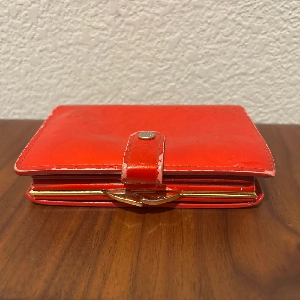 Louis Vuitton Red Vernis Kiss-lock Monogram Snap Wallet